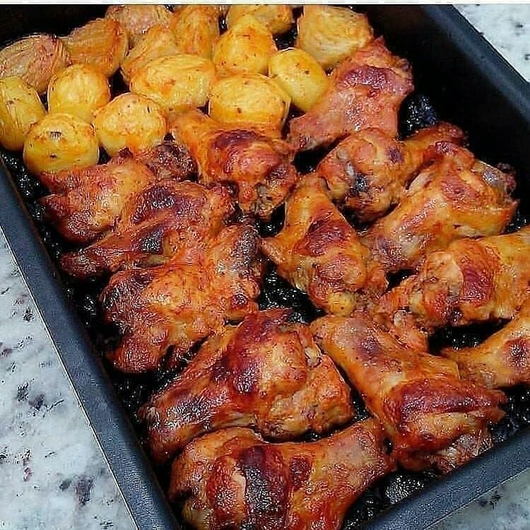 FRANGO ASSADO COM BATATAS